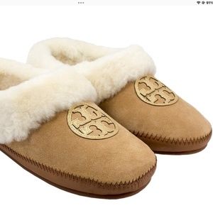 TORI BURCH LIKE NEW Slippers Coley 9 Shearling Suede Tan Gold Tory Slip on Comfy